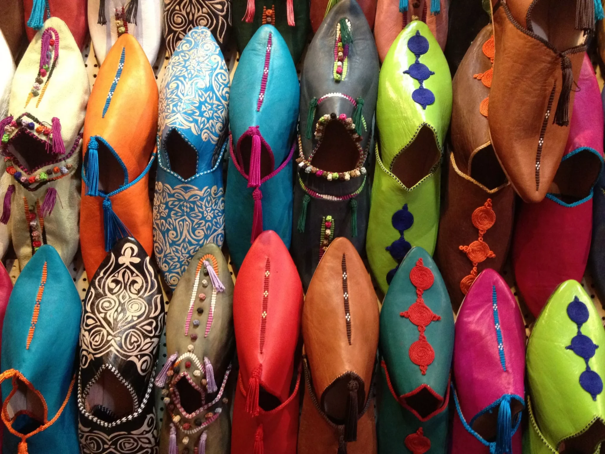 babouche-negociating-in-marrakech-souks